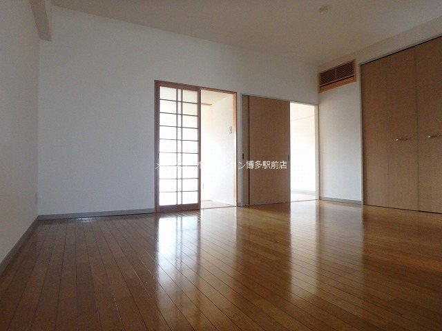 吉弘ビル リビング