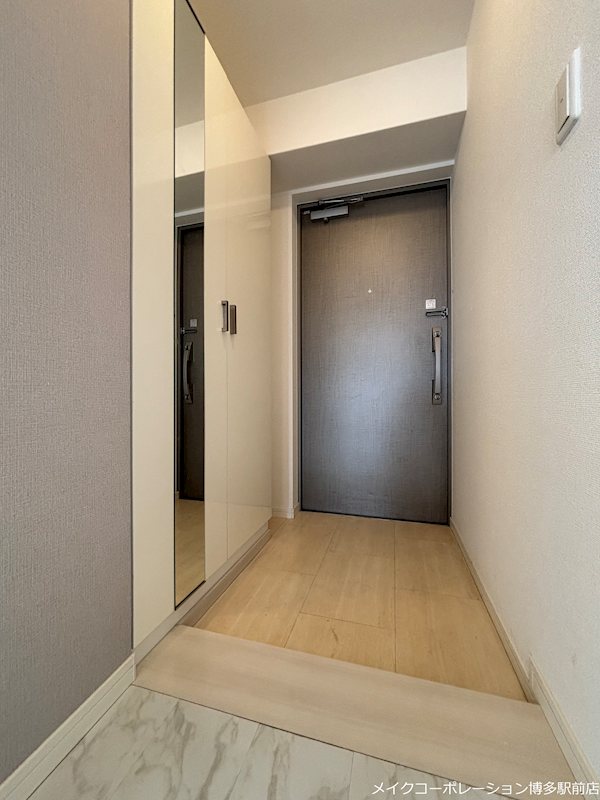 コンフォール東比恵 玄関