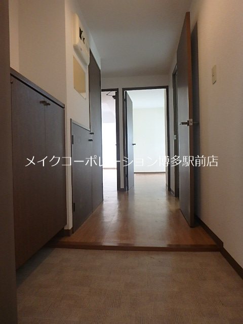 校南マンション 玄関