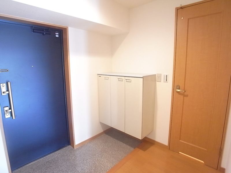 セレス別府 玄関