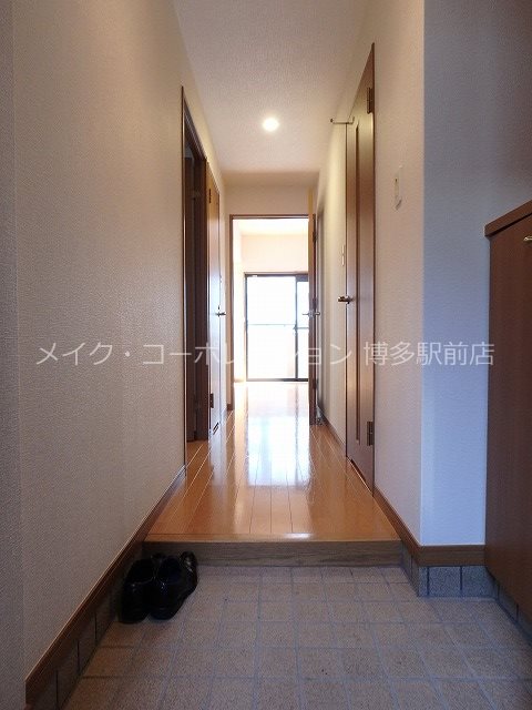 ウイングコートC館 玄関