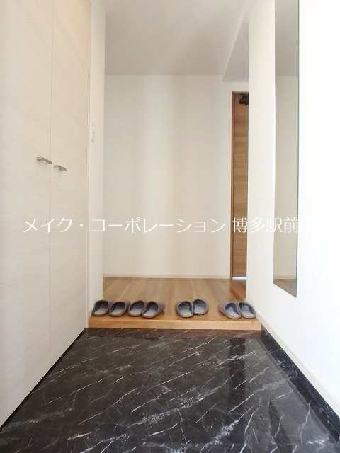 フォンターナガーデン博多駅前 玄関