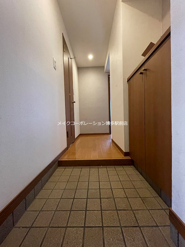 ウイングコートF館 玄関