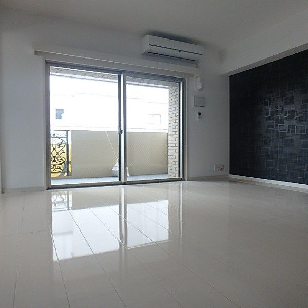 ヴィラ博丈下川端 リビング