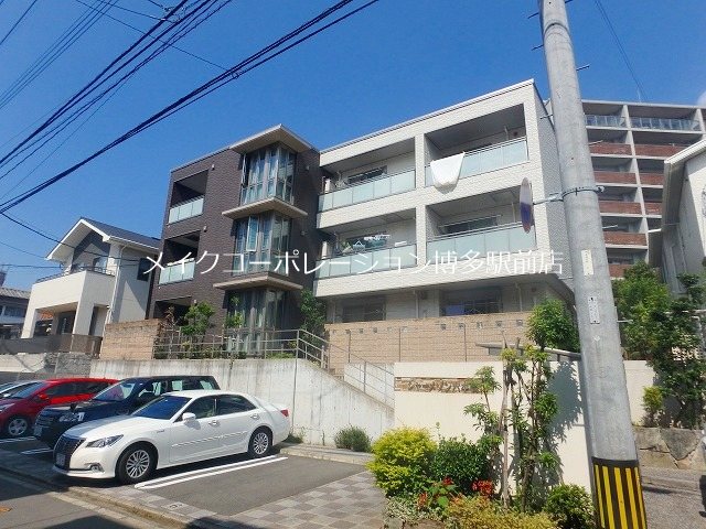 シャーメゾン六本松 外観
