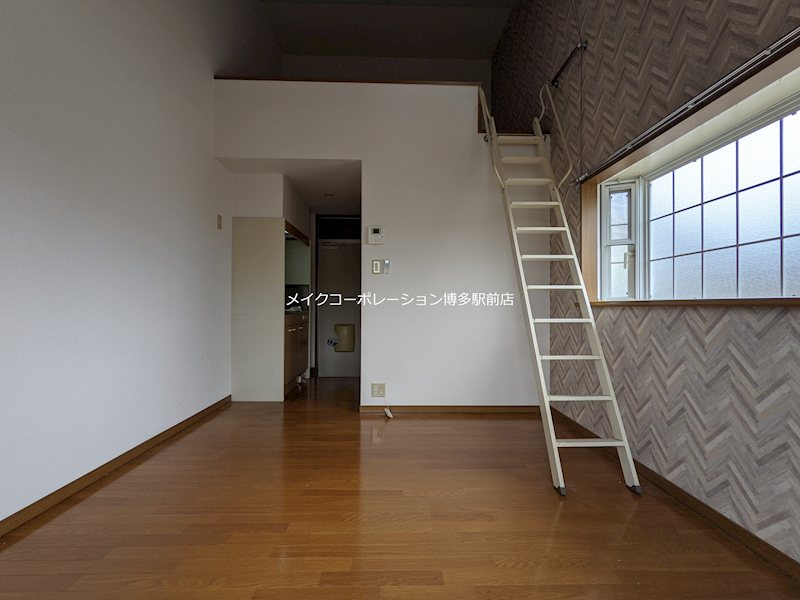 ※写真は棟内別部屋参考写真 メゾン筥松 リビング
