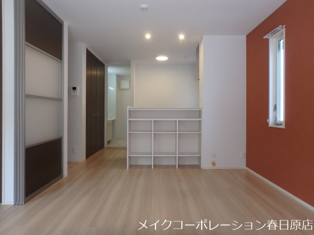 写真は同型タイプ D-room天神山 リビング
