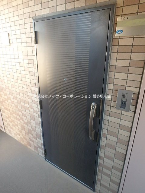 アソシアグロッツォ博多 玄関