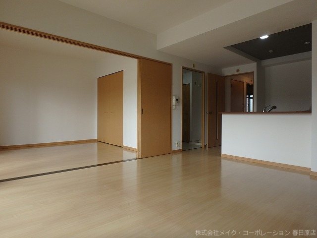 メゾン春日南 リビング