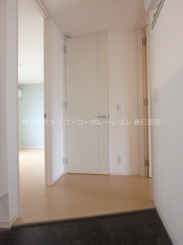写真は同型タイプ アウリィ 玄関