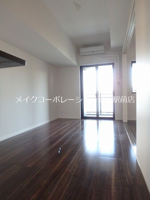 ※階数により床・建具の色が異なります グランフォーレ博多駅東プレミア ベランダ