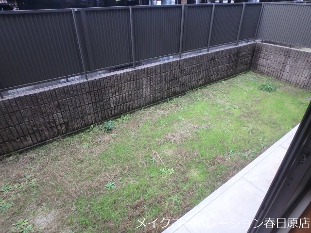 写真は同型タイプ ペイド・エスポワールD棟 ベランダ