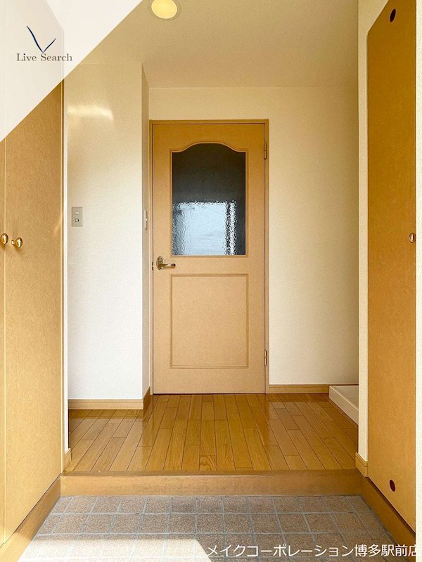 ※写真は棟内別部屋参考写真 エスパンドーレ川上 玄関