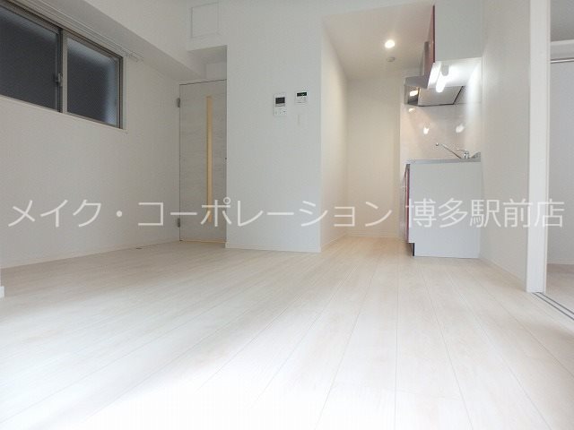 ※階数によって床の色が違います ラフレシーサ博多駅南Ⅵ リビング