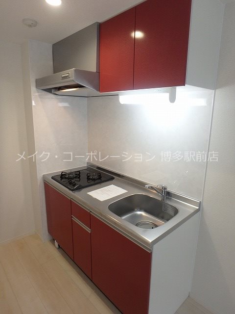 ※階数によってキッチンの色が違います ラフレシーサ博多駅南Ⅵ キッチン