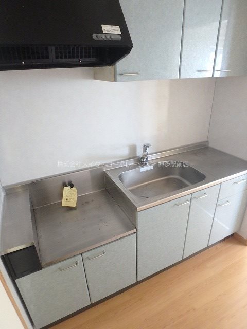 ※写真は棟内別部屋参考写真 サン・トルース駅南 キッチン
