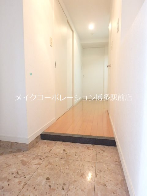 ジャスティス駅東 玄関