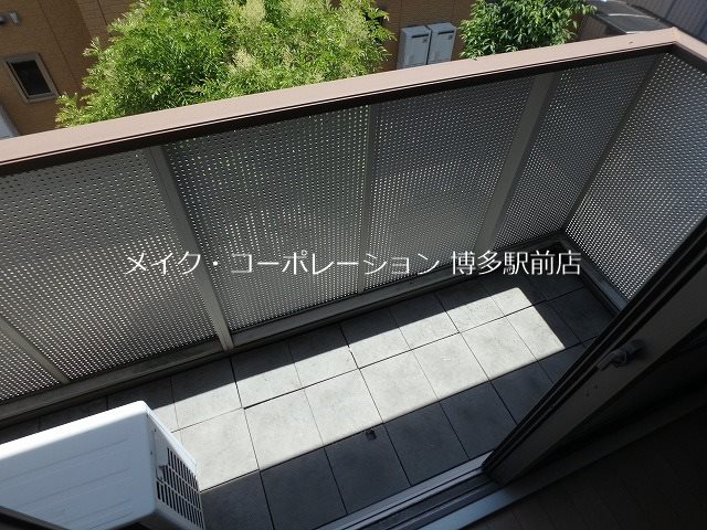 同施工シリーズ引用・現状優先です♪ アウロラD棟 ベランダ