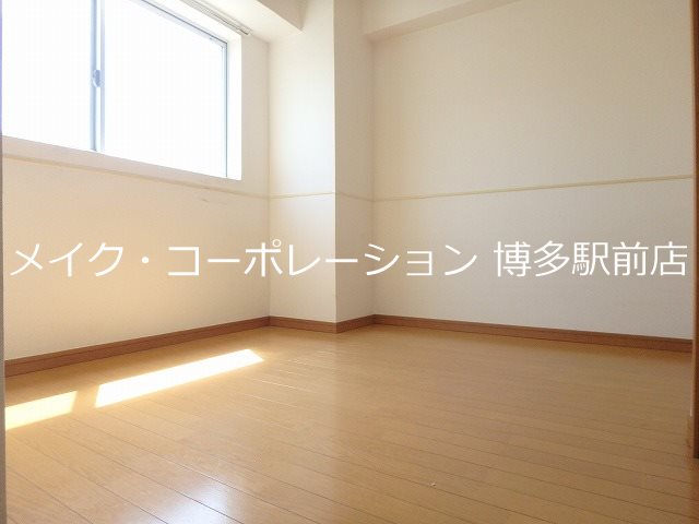 レージュ千代 ベッドルーム