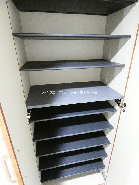玄関 フォレストヒルズ博多 玄関