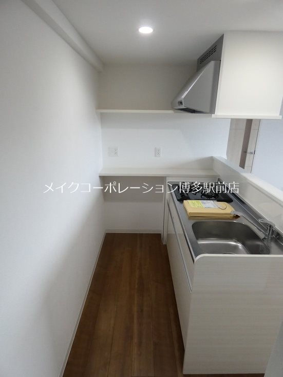 ※フローリング色はフロアで異なります。 グランド アセント キッチン