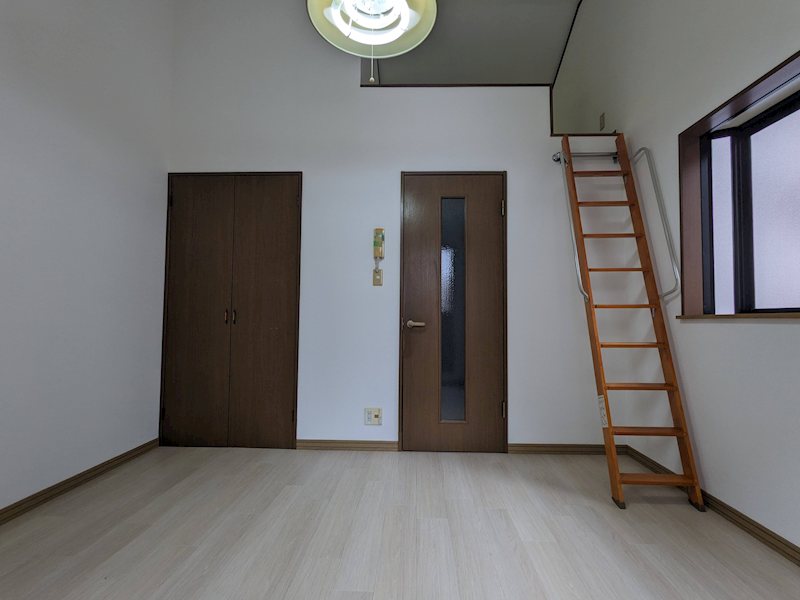 ※室内写真は同物件別部屋・現状優先です。 マーベラス西新Ⅰ リビング