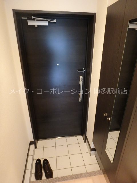 同物件、別部屋の写真です。 レジデンシャルヒルズ博多南 玄関