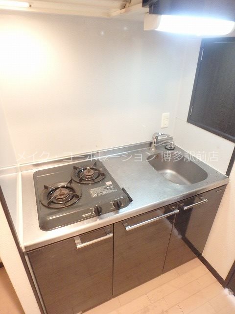 同物件、別部屋の写真です。 レジデンシャルヒルズ博多南 キッチン