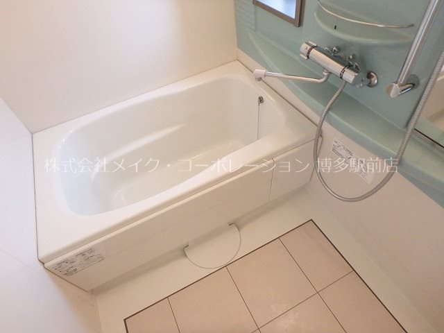 同物件・別部屋の写真です。 エンクレスト吉塚駅前Ⅱ 風呂画像