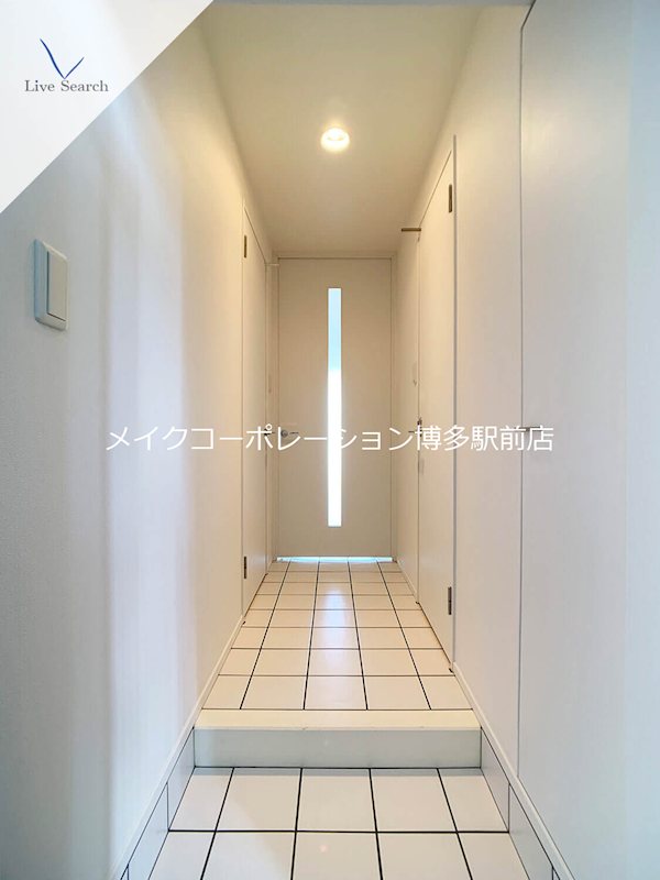 ※室内写真は同物件別部屋・現状優先です。 ナビールコート薬院 玄関