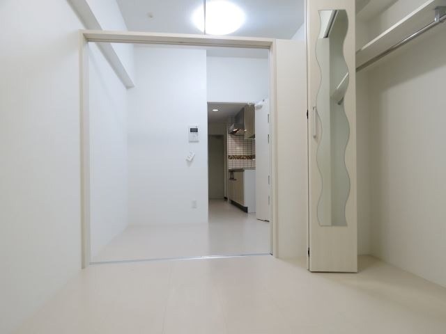 No.111　CLUB　ORIENT　BLD　TRADING　TOWER ベッドルーム