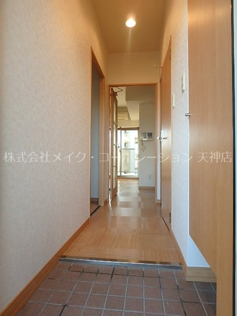 リード桜坂 玄関