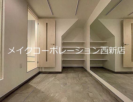 玄関 ギャラリークラッセ次郎丸 玄関