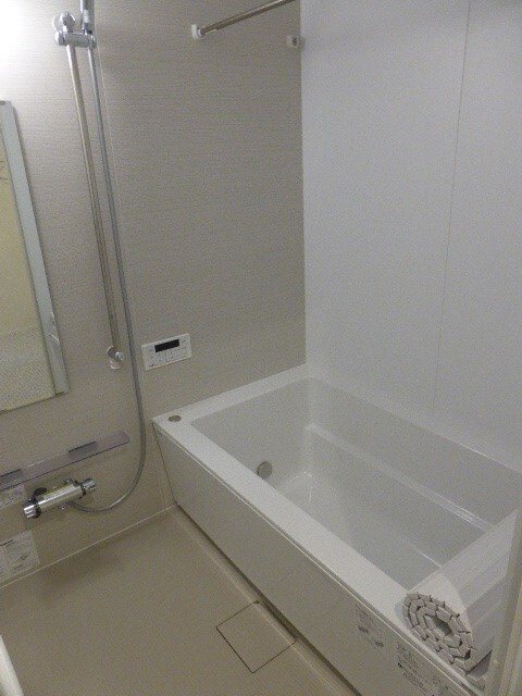 写真は同型タイプ comodo i 風呂画像