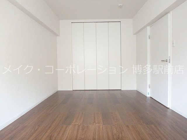 サニーガーデン ベッドルーム