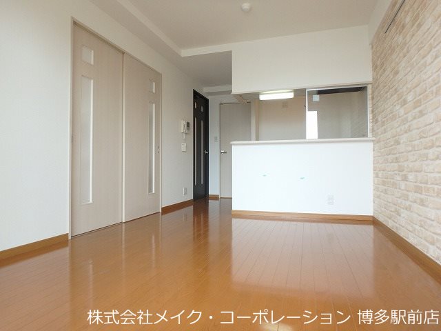 エムティースクエア吉塚駅前  リビング