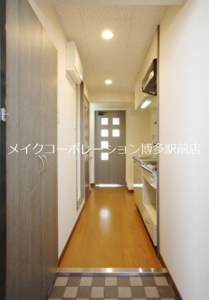玄関 ロイヤル渡辺通154 玄関