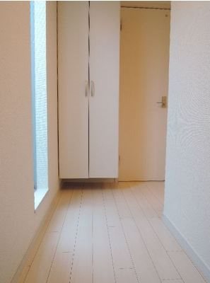 玄関 クレッシェンド空港前 玄関