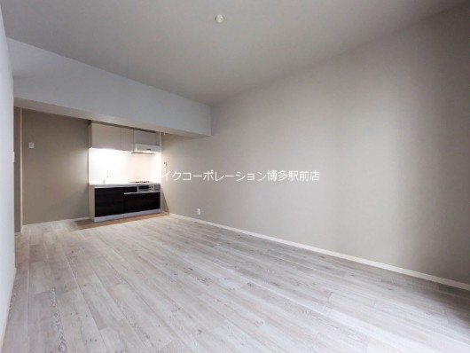 同物件、別号室の写真です。 博多スタービル リビング