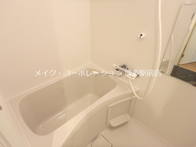 同物件、別号室の写真です。 博多スタービル 風呂画像