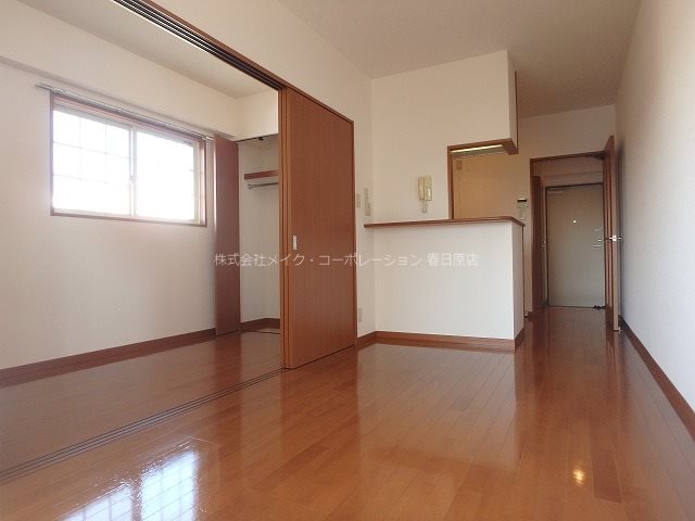 写真は同型タイプ アヴァンティ銀天町 リビング