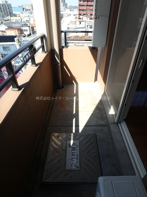 写真は同型タイプ アヴァンティ銀天町 ベランダ