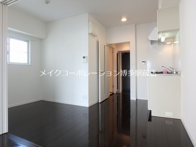 ※別部屋写真参考(フローリング白色) ラファセ美野島 その他4