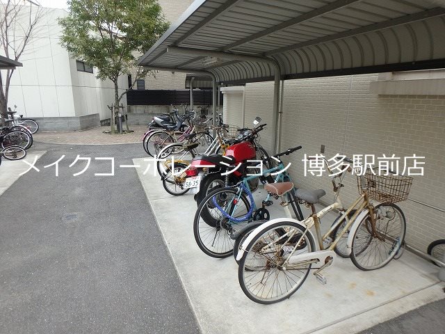 ※別部屋写真参考(フローリング白色) ラファセ美野島 その他10