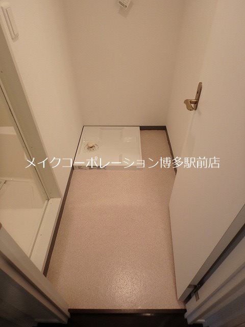 ※別部屋写真参考(フローリング白色) ラファセ美野島 その他12