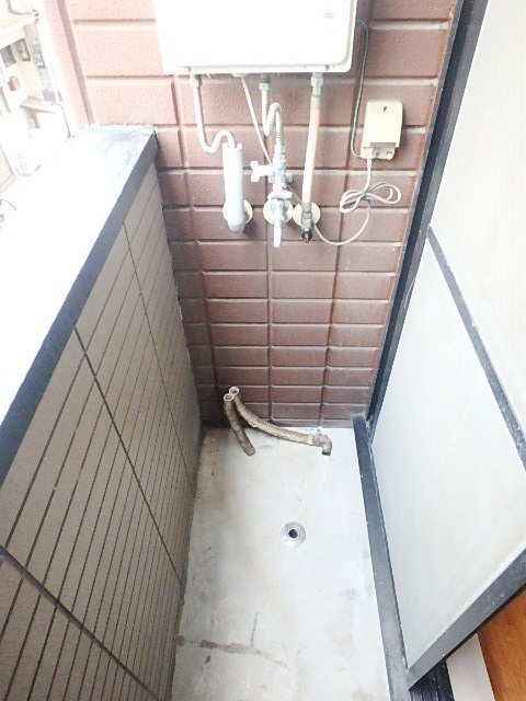 写真は同タイプ フラワーマンション ベランダ