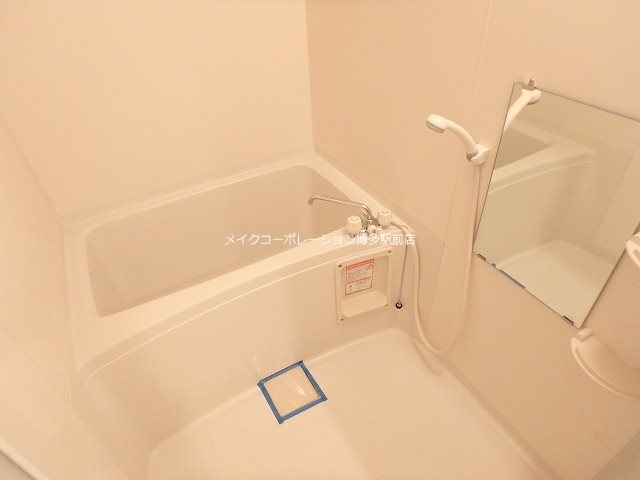 ラフィーネ博多駅前 風呂画像