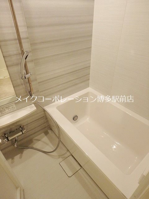 バス エンクレスト博多駅前ART 風呂画像
