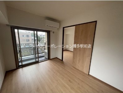 同物件別部屋参照現状優先 駅南Ⅴマルオカ ベランダ
