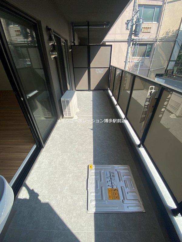 ※写真は棟内別部屋参考写真 テトラッド ベランダ